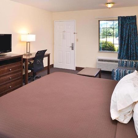 Americas Best Value Inn - Batesville Bagian luar foto