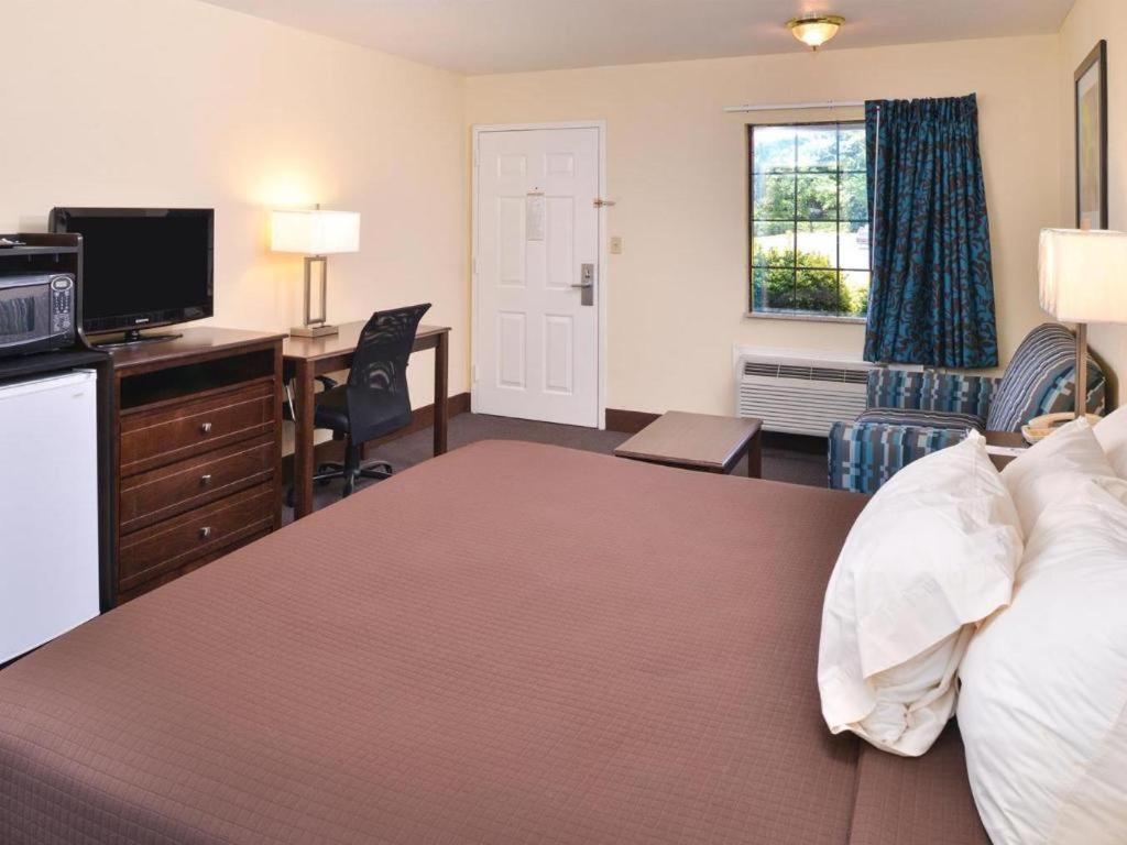 Americas Best Value Inn - Batesville Bagian luar foto